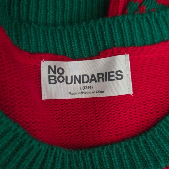 No Boundaries “I’m The Spicy One” Christmas Sweater – Red & Green 🌶️🎄 - Picture 5 of 5